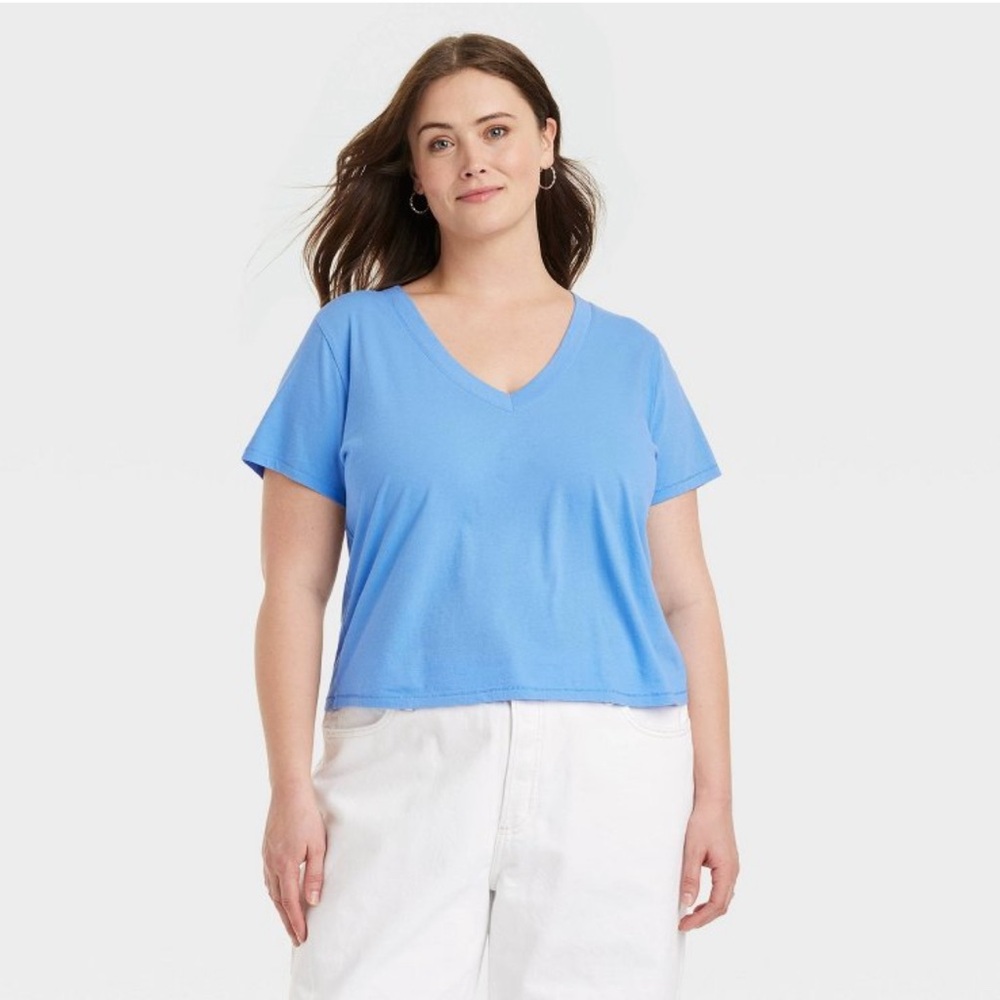 5/$25 Universal Thread V-neck Top NWT